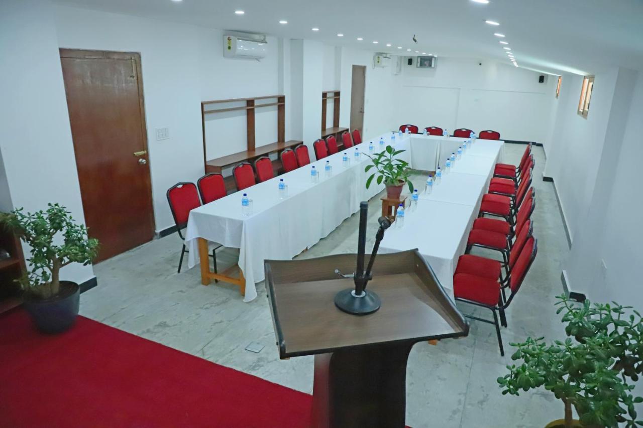 The Bd Hotel Θίμφου Εξωτερικό φωτογραφία