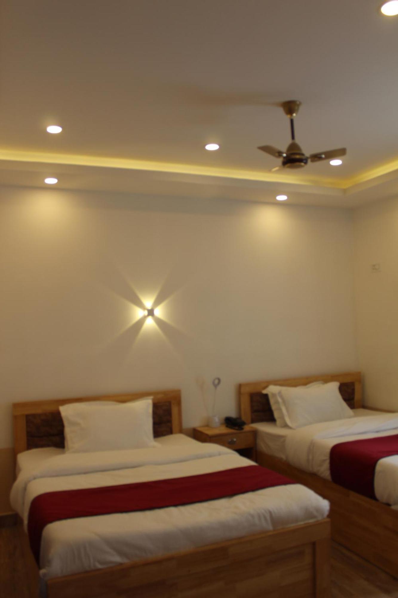 The Bd Hotel Θίμφου Εξωτερικό φωτογραφία