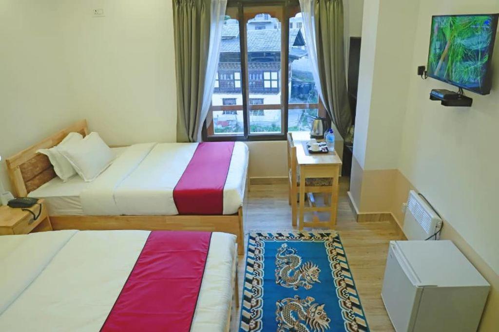 The Bd Hotel Θίμφου Εξωτερικό φωτογραφία