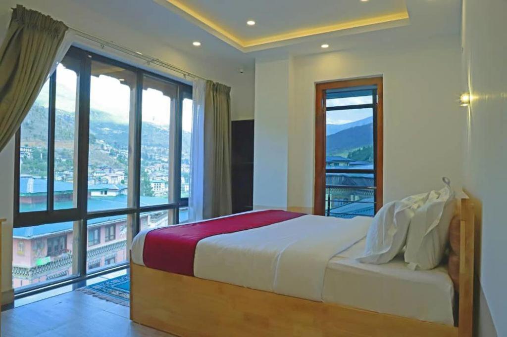 The Bd Hotel Θίμφου Εξωτερικό φωτογραφία