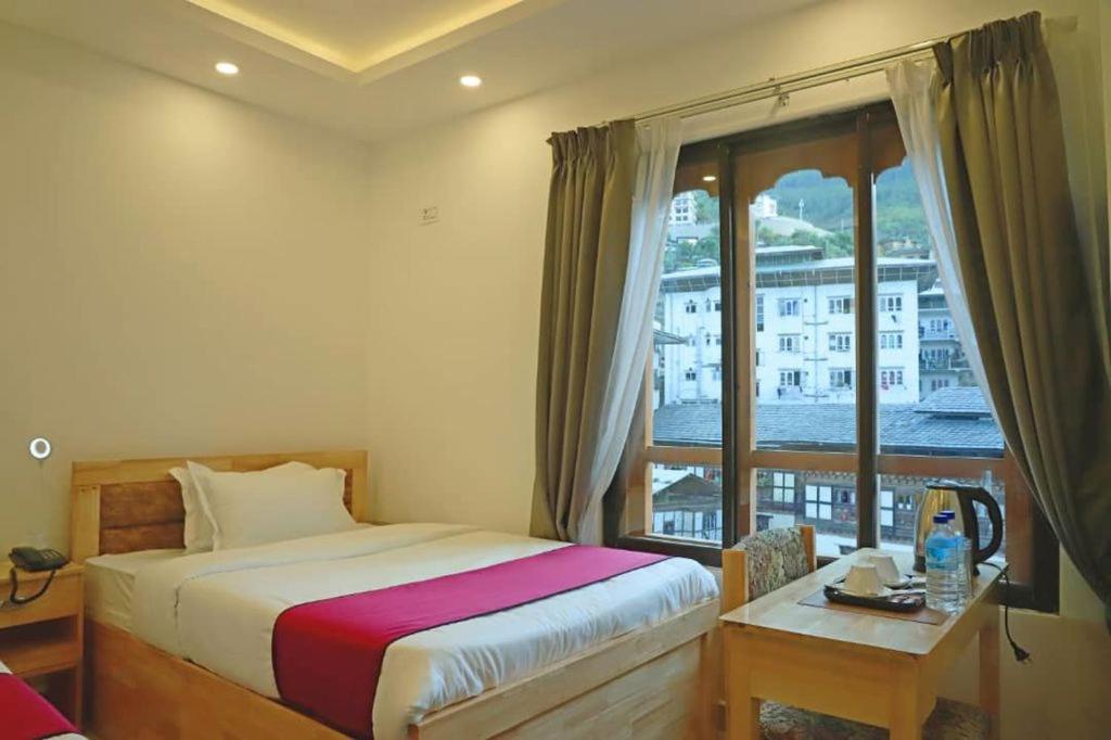 The Bd Hotel Θίμφου Εξωτερικό φωτογραφία